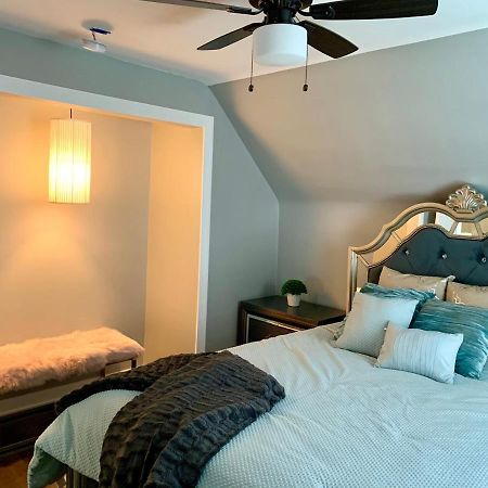 The Oakwood Cottage- With Private Yard & Parking, Minutes From Falls & Casino By Niagara Hospitality 나이아가라폴스 외부 사진
