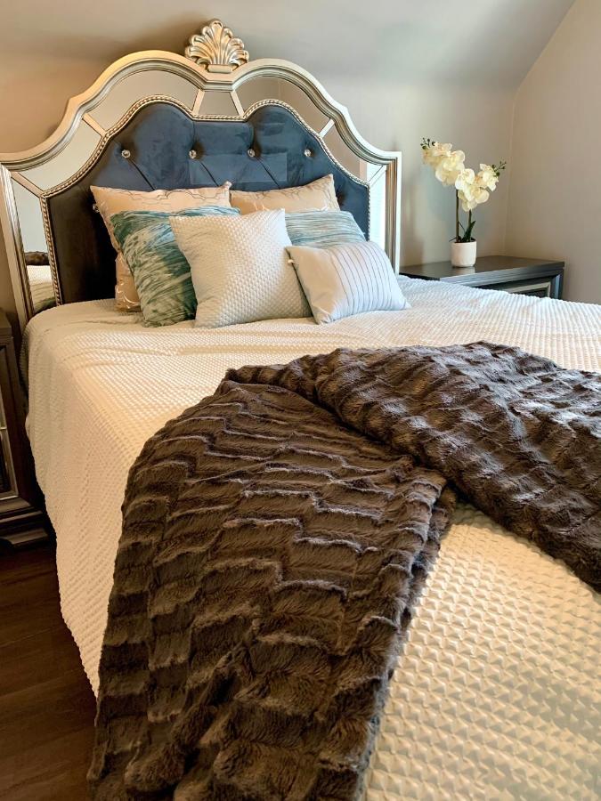 The Oakwood Cottage- With Private Yard & Parking, Minutes From Falls & Casino By Niagara Hospitality 나이아가라폴스 외부 사진